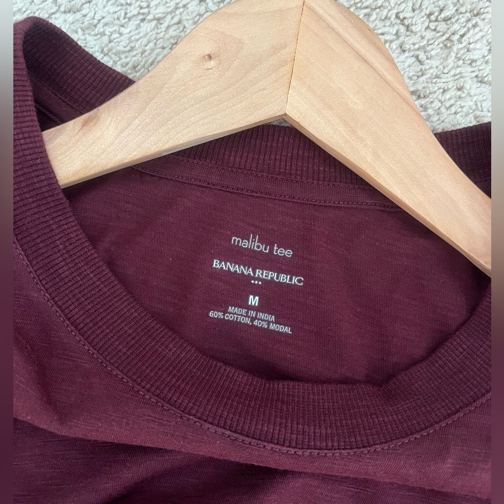 Banana Republic Malibu Tee Ruffle Sleeve Size M Burgundy - Picture 5 of 7
